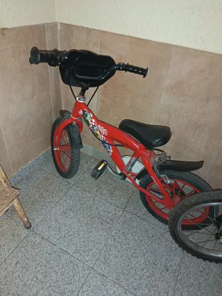 2 Bicicletas infantiles roja Cars y Superheroes
