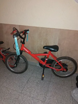 2 Bicicletas infantiles roja Cars y Superheroes