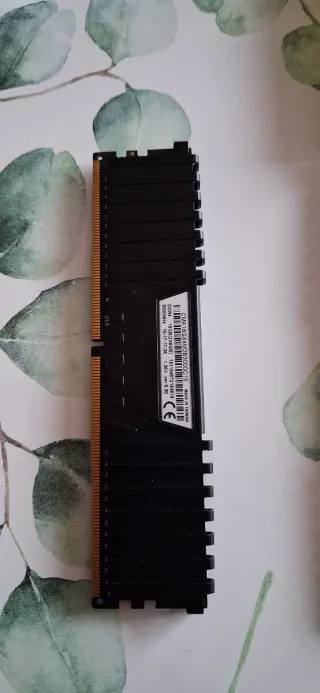 4x Módulos RAM Corsair Vengeance LPX DDR4 8GB 3000