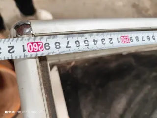 Mostrador de madera y cristal