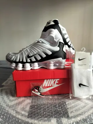 Nike Shox Hombre Negro Blanco cebra