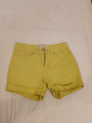 Pantalón corto vaquero amarillo
