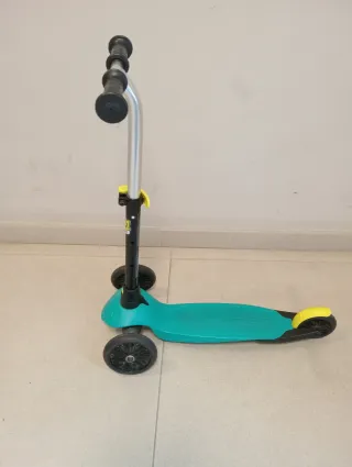 Monopatín 3 ruedas verde