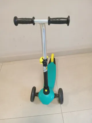 Monopatín 3 ruedas verde