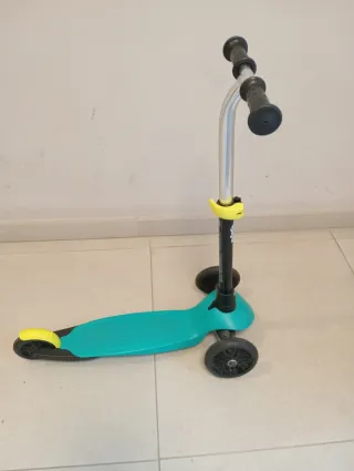 Monopatín 3 ruedas verde