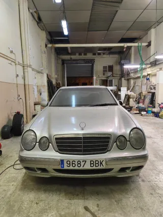 Mercedes-Benz Clase E 2001