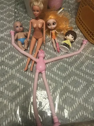 Lote de muñecos variados