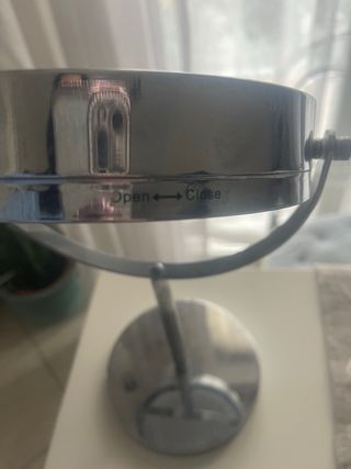 Specchio da tavolo con luce LED