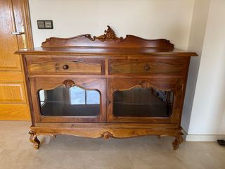 Cómoda clásica madera de nogal