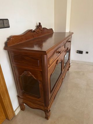 Cómoda clásica madera de nogal