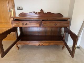 Cómoda clásica madera de nogal