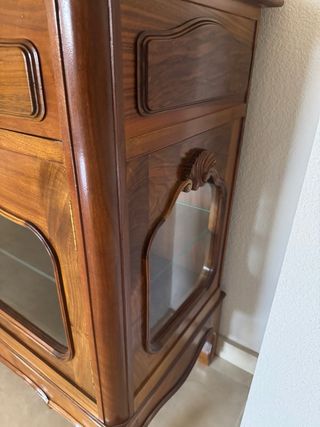 Cómoda clásica madera de nogal