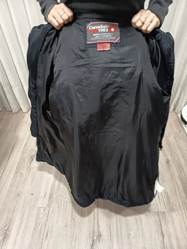 Abrigo Canadian Peak Negro Talla M