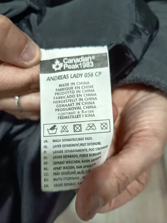 Abrigo Canadian Peak Negro Talla M