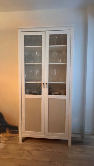 Armario puertas cristal baldas madera