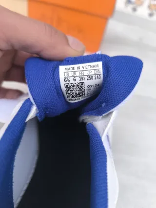 Zapatillas Adidas sin ningún uso