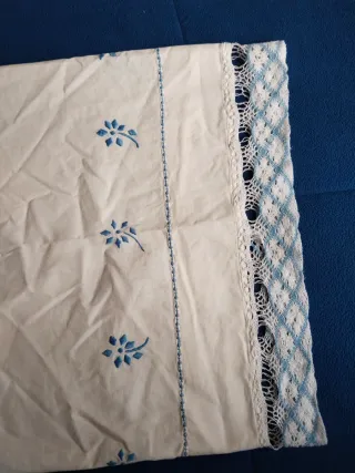 Sábana y almohadón antiguo bordado