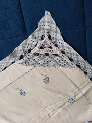 Sábana y almohadón antiguo bordado