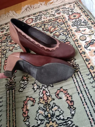 Zapatos de tacón marrones