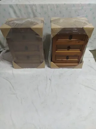 Cabecero rústico y 2 mesitas de noche