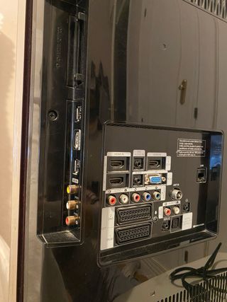 Samsung TV 32 Crystal Screen (para colgar)