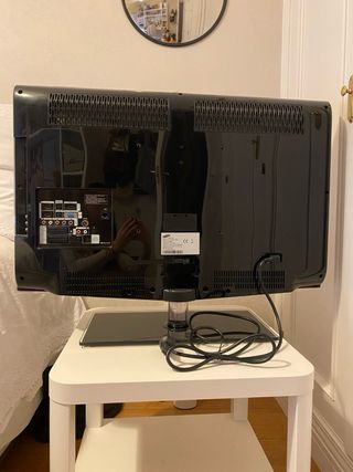 Samsung TV 32 Crystal Screen (para colgar)