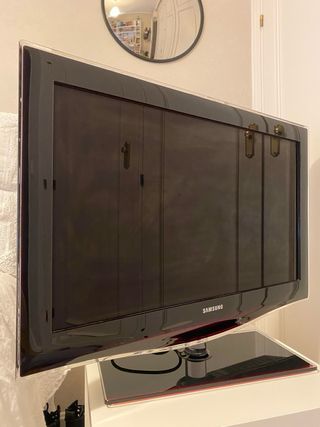 Samsung TV 32 Crystal Screen (para colgar)