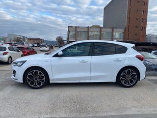 Ford Focus 2023 ST LINE X MHEV