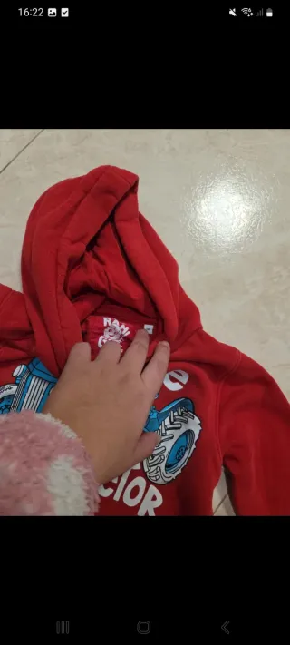 Felpa per bambini rossa con trattore
