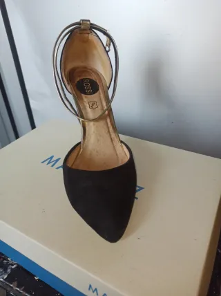 Sandalia Rossi Negra y Dorada