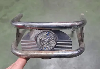 Embellecedor guardabarros delantero cromado