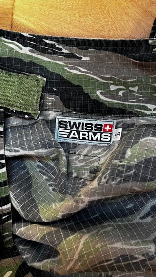 Completo mimetico Swiss Arms tiger stripe