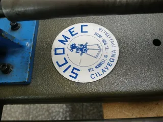 Máquina cortadora de cinta foil para timbrar