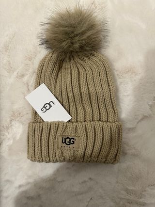 Gorro UGG Beige con pompón