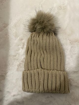 Gorro UGG Beige con pompón