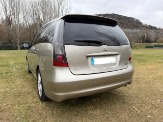 Mitsubishi Grandis 2007