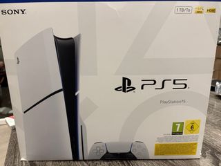 PS5 1TB • Como nueva • 1 mando + FIFA 25