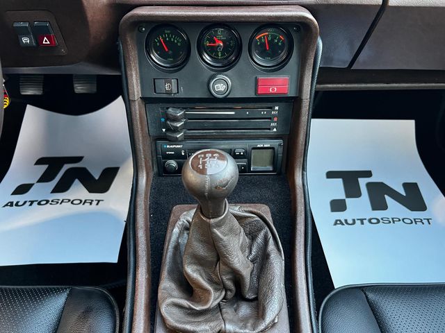 PORSCHE 924 2.0 TURBO