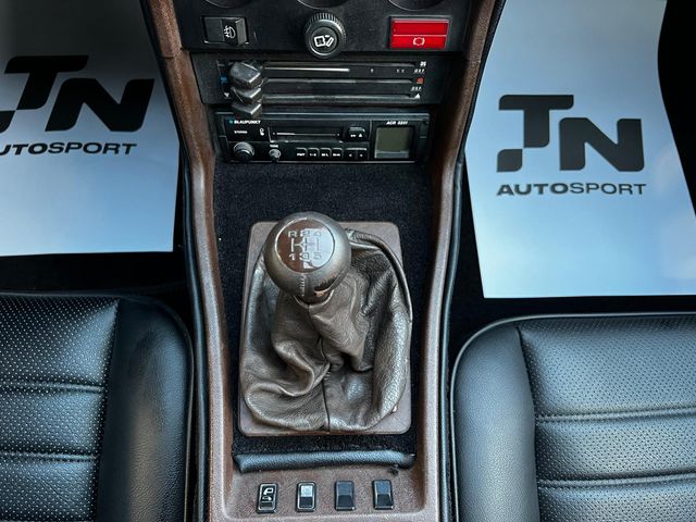 PORSCHE 924 2.0 TURBO