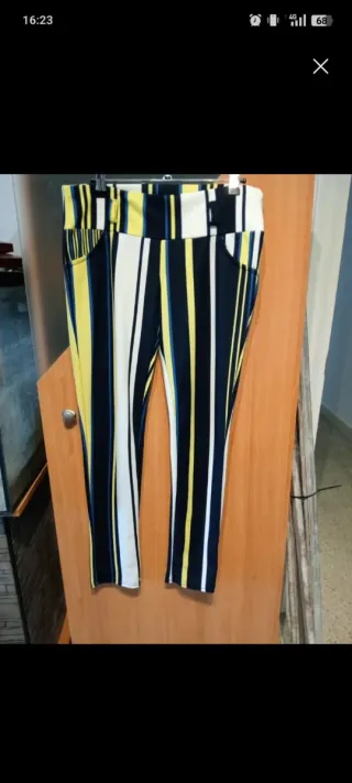 Pantalón de vestir rayas negro y amarillo