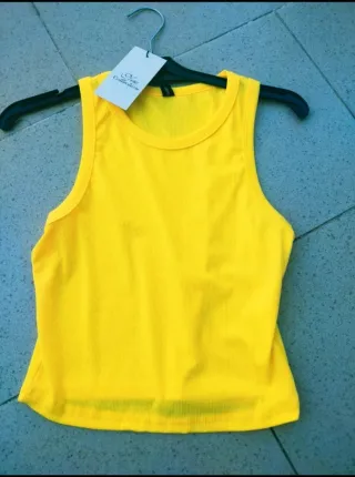 Top in costine giallo