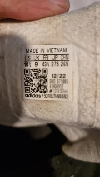 Adidas Gazelle negras y blancas 43