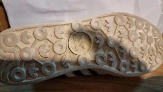 Adidas Gazelle negras y blancas 43