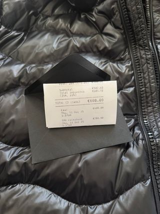 Abrigo Blauer Negro con Capucha