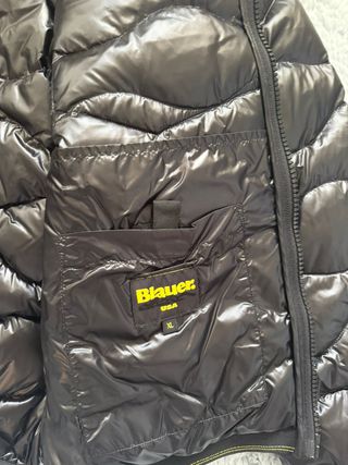 Abrigo Blauer Negro con Capucha