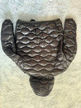 Abrigo Blauer Negro con Capucha