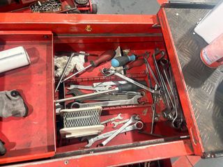 Caja de herramientas roja