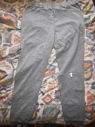 Pantalón chándal Puma gris y negro