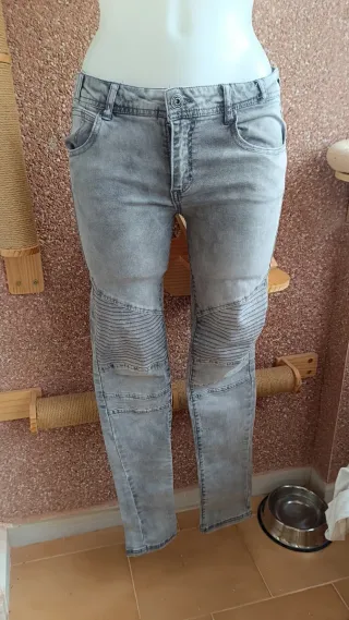 Pantalón vaquero gris mujer
