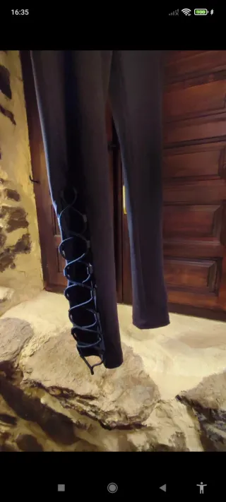 Pantalón Negro Glamour con Estilo